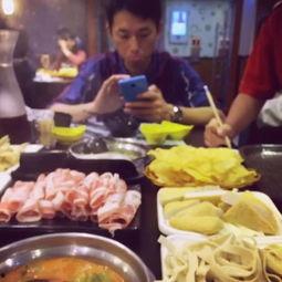 yuna直播吃瓜火锅,吃瓜火锅，美味与趣味并存