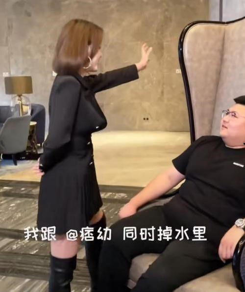 聂小雨吃瓜风波,网络热议背后的真相揭秘